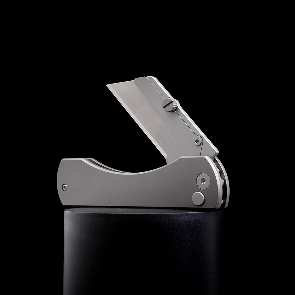 TGQ52 Titanium Sandblasting Pocket Utility Cutter