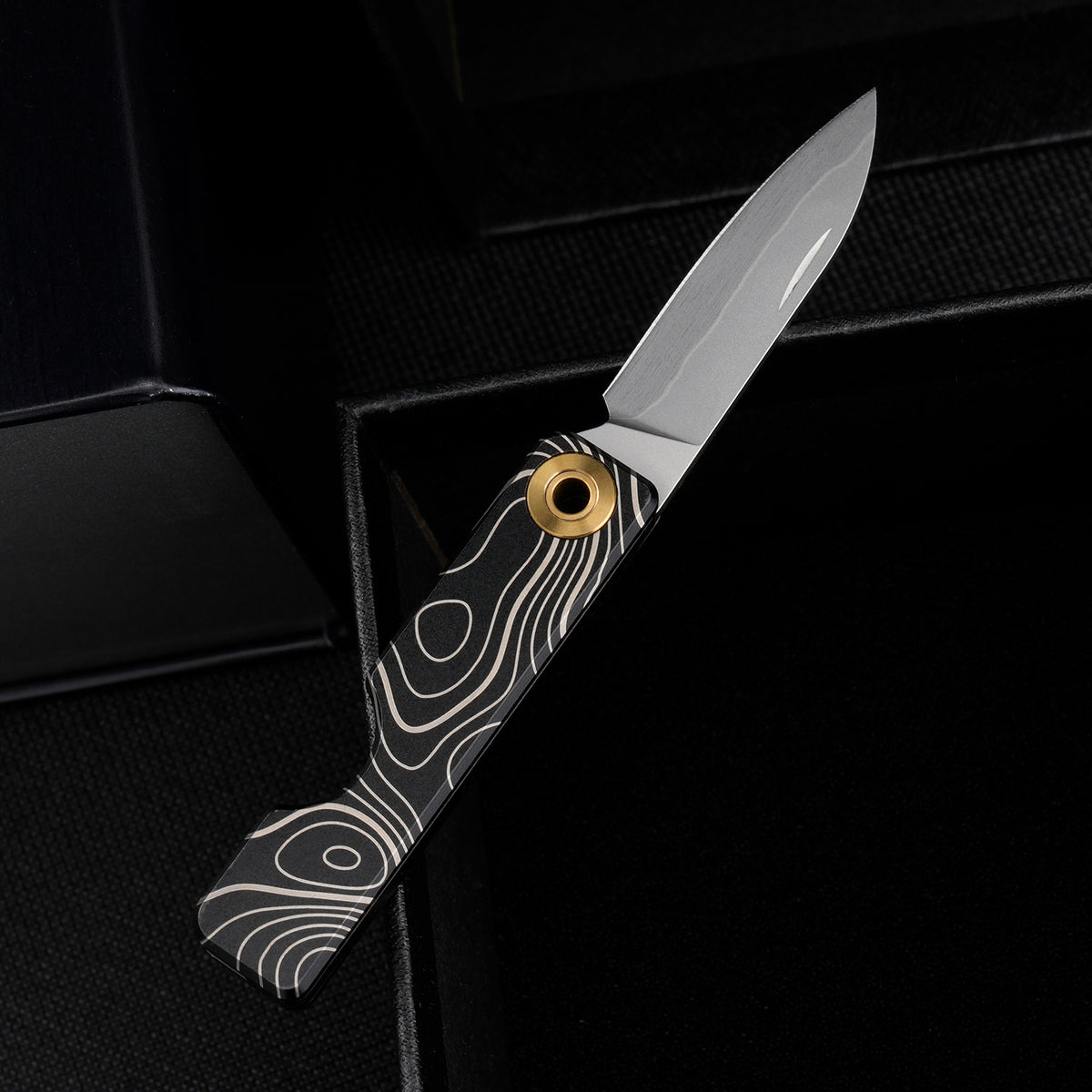 TGQ58 Topo Pattern Titanium VG10 Steel Mini Folding Cutter