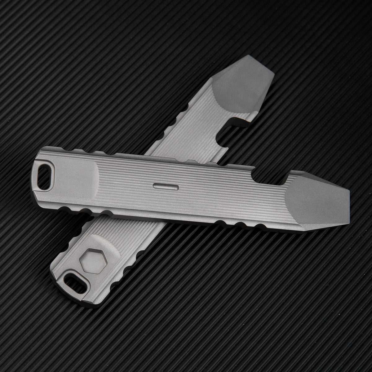 WC01E Titanium Alloy Pry Bar