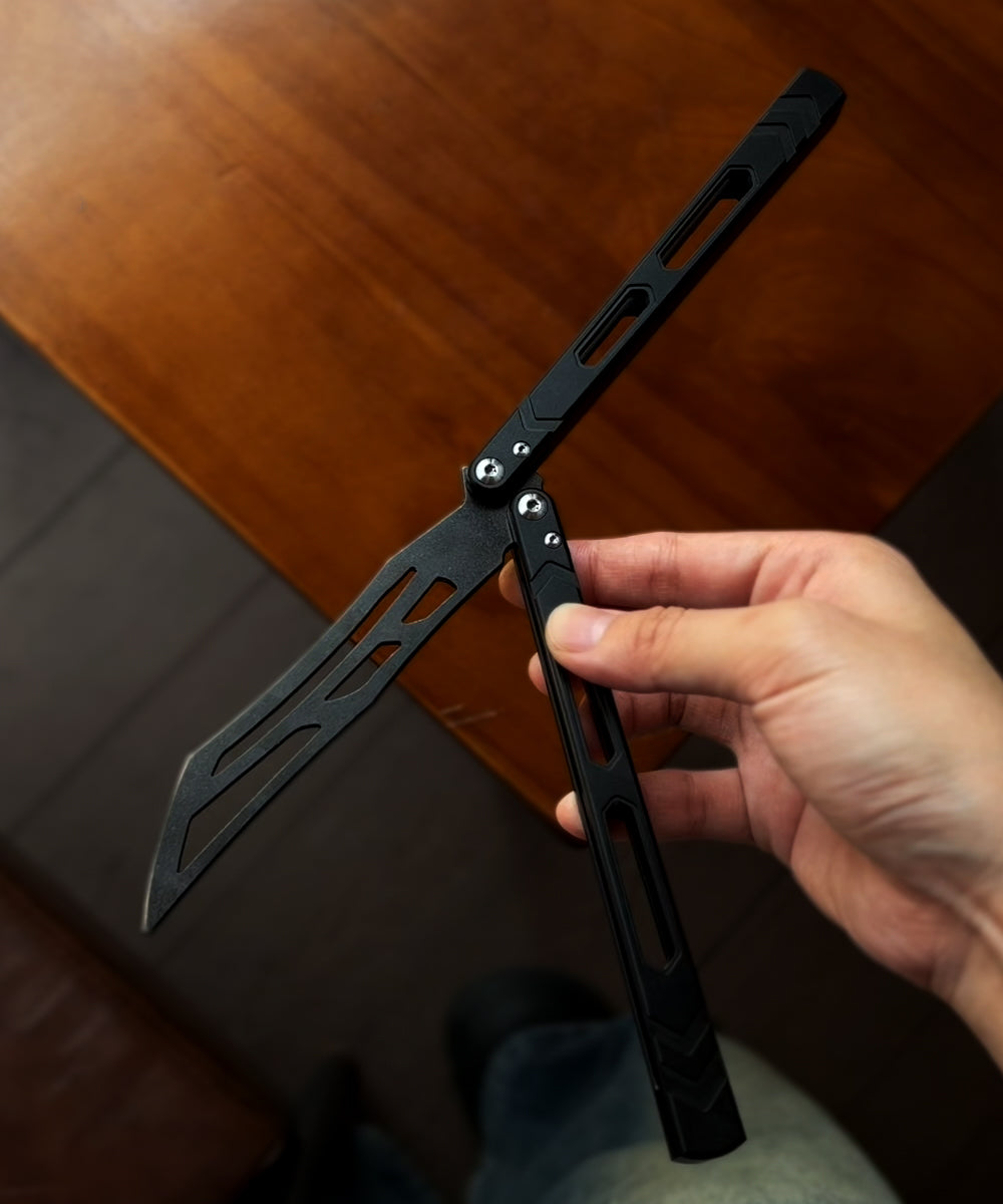 LG12 Black  - Aluminum Alloy Trainer